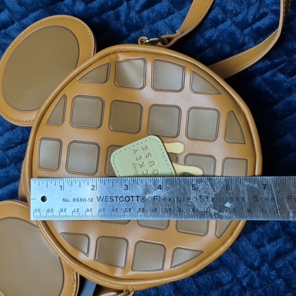 Bioworld Waffle Mickey Mouse Crossbody Bag New With Tags - Picture 13 of 17